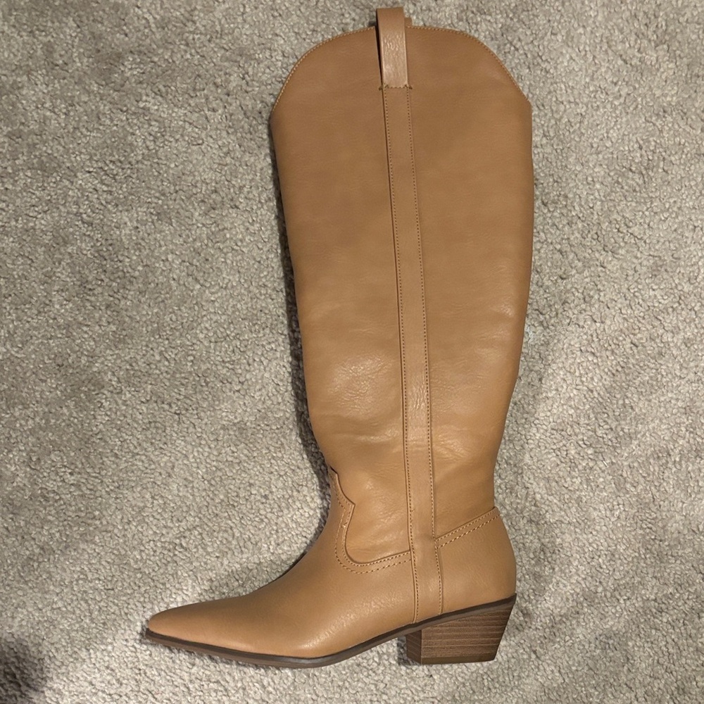 Stylish Tan Heeled Boots